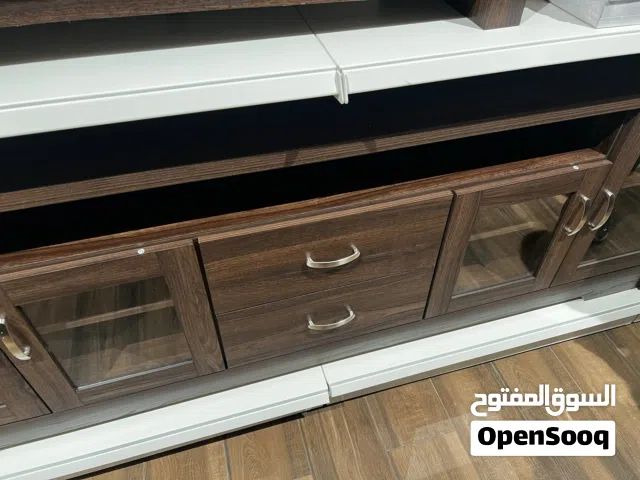 طاولة تلفزيون استعمال بسيط