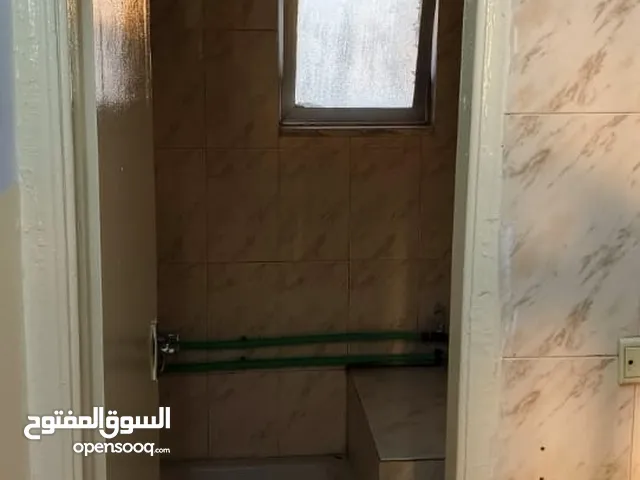 70 m2 2 Bedrooms Apartments for Rent in Zarqa Hay AlAmeer Abullah