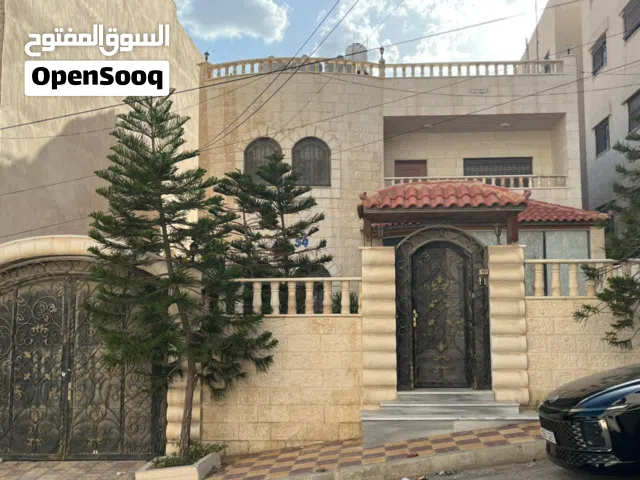 فيلا في الزرقاء للبيع