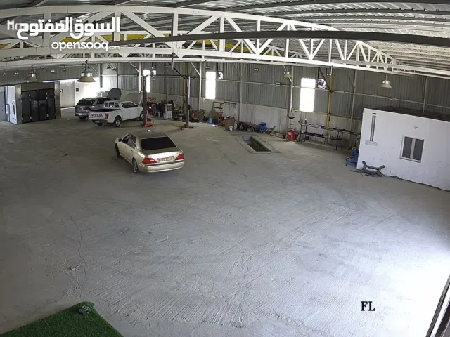 جراج مغلق بالكامل مع المعدات ح للبيع