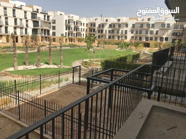 212 m2 4 Bedrooms Apartments for Sale in Giza Sheikh Zayed