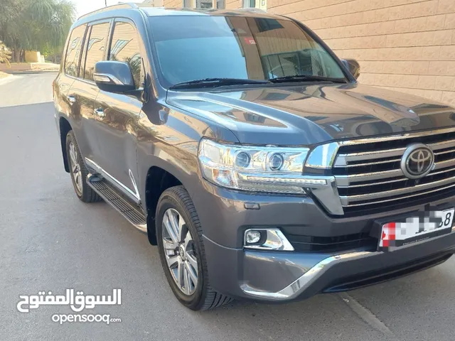 Land cruiser Vxr 5.7