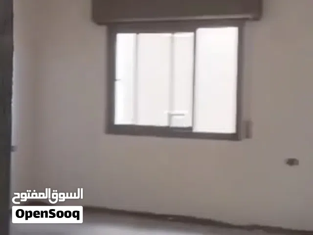 شقة تجارية خدمية تشطيب جديد ممتازة في زاوية الدهماني