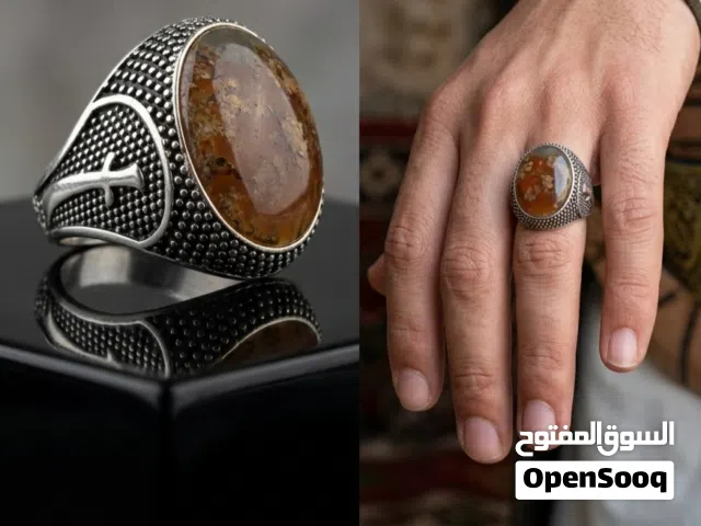 خاتم عقيق يماني سيف ذو الفقار مصور على شكل مرجان على لون كبدي نادر جدا