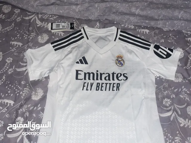 Authentic Real Madrid Jersey (2025) Size: Small doesn’t come with shorts