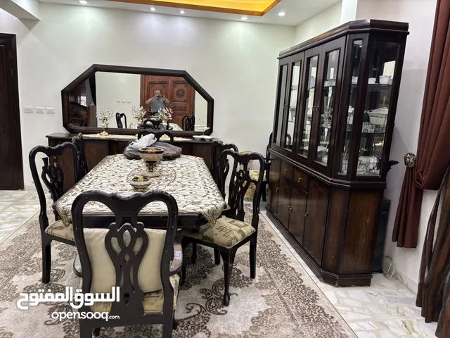طوله سفر مع 6 كراسي وترابها