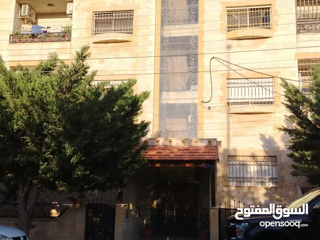 شقة للبيع بموقع مميز وهادئ بمنطقة راقية بطبربور قريبة من جميع الخدمات
