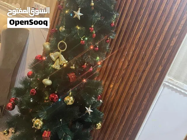 شجرة كرسمس هيه وزينتها