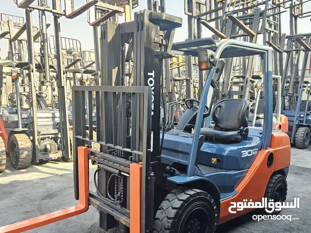 Toyota forklift komatsu caterpillar