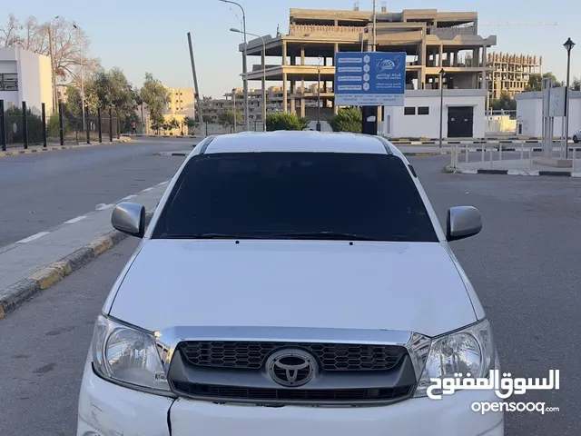 تيوتا هايلوكس 20