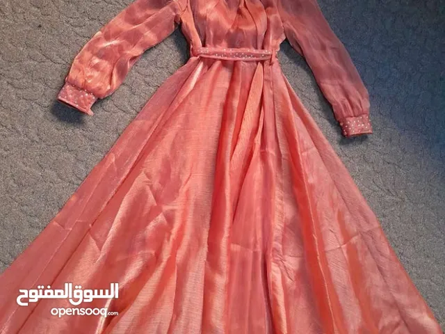 فساتين للبيع السعر 10