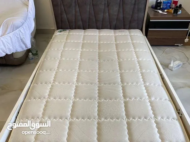 Only for 5 OMR Bed need small maintenance سرير بكسر بسيط فقط بخمس ريالات