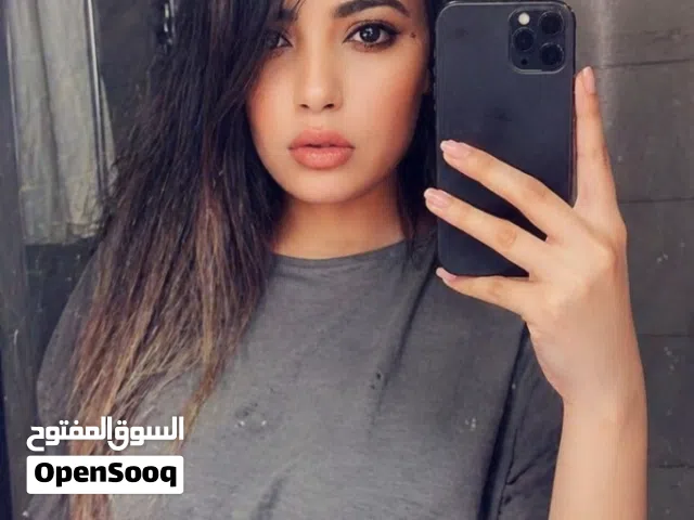 معلمة فرنسية تونسية مؤهلة لتدري جميع المراحل