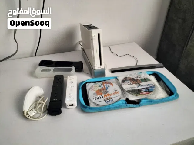 Nintendo wii   - مع يدين - و14 دسكة العاب - جميع الوصلات - مستعمل في حالة ممتازة