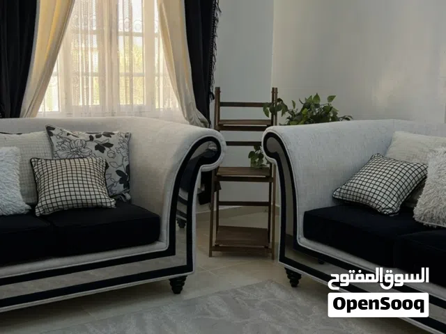 كنبات جدا ممتازات شبه جديدات من هوم سنتر  فخمات  وجودتهن ممتازه