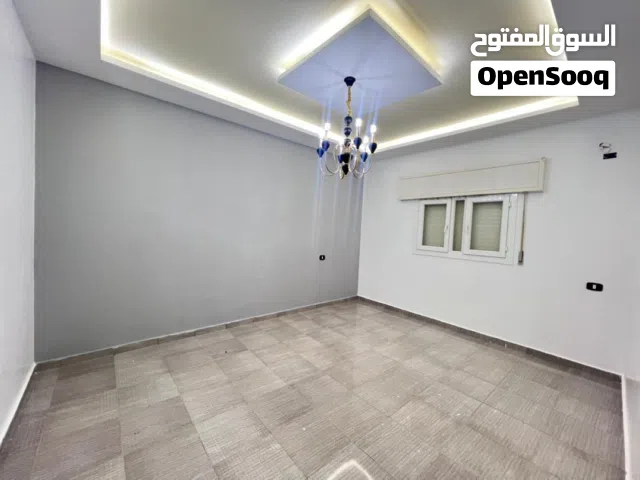 200 m2 More than 6 bedrooms Villa for Sale in Tripoli Ghut Shaal