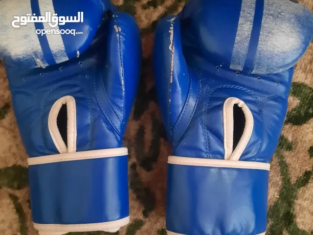 كفوف بوكسينغ مع باندج 15 لبيع مستعمل حاله جيدة جداً للبيع قلفزات بوكسينغ مع باندج 15   قابل للتفاوض