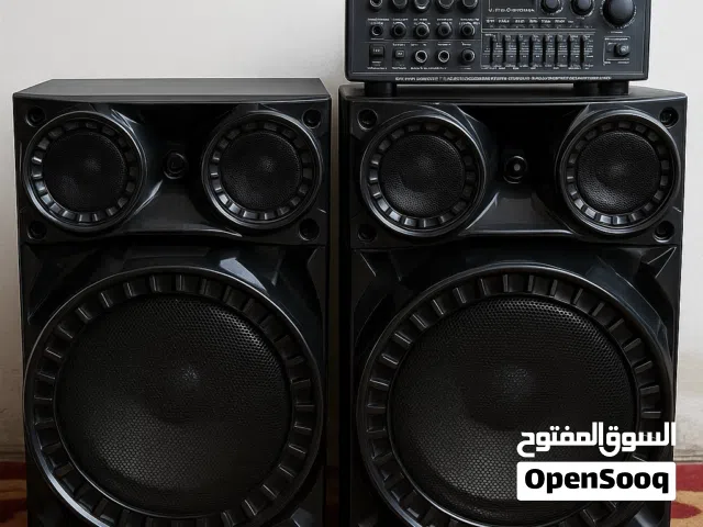 دي جي سماعات ضخمه