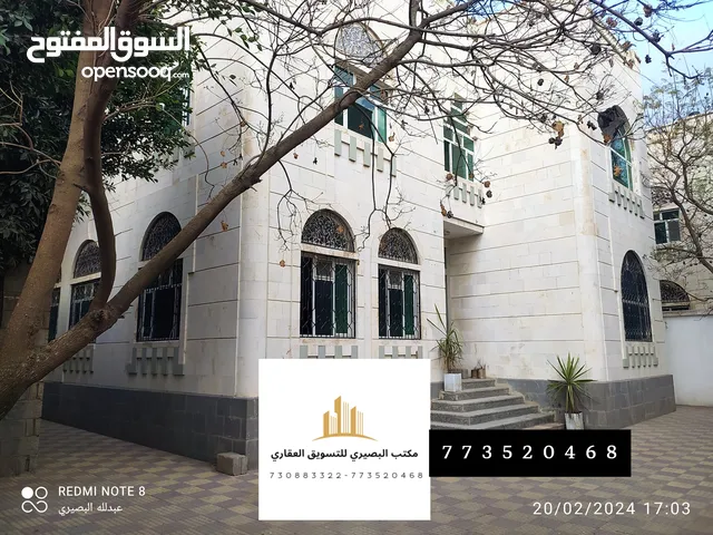 250 m2 More than 6 bedrooms Villa for Rent in Sana'a Bayt Baws