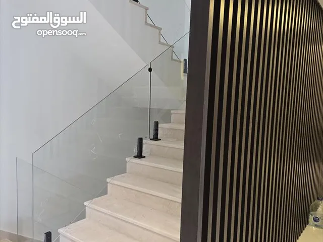 700 m2 5 Bedrooms Villa for Sale in Amman Deir Ghbar