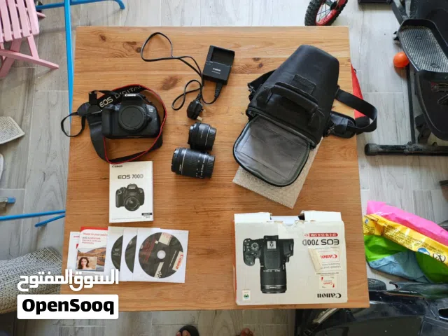 للبيع كاميرا كانون Canon EOS 700D بحالة ممتازة مع عدستي 2 وكامل ملحقاتها بسعر مغري جدا  260 دينار