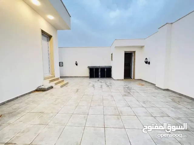 منزل جديد الإيجار في عين زارة زويتة بالقرب من جامع عثمان بن عفان الاستفسار