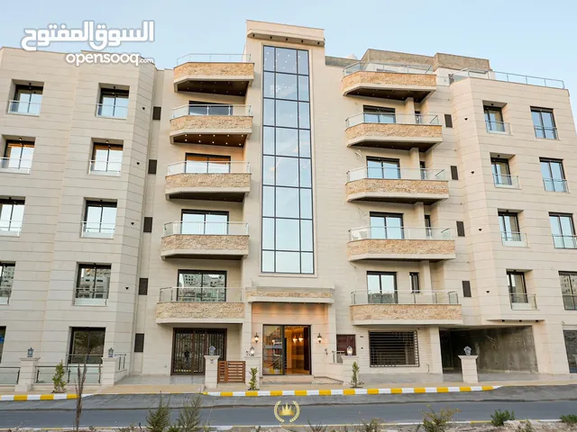 شقة للبيع تسوية 95م مع تراسات 150م (سكنية - استثمارية) في ديرغبار شارع ال 60 ، مطبخ راكب ، تدفئة غاز