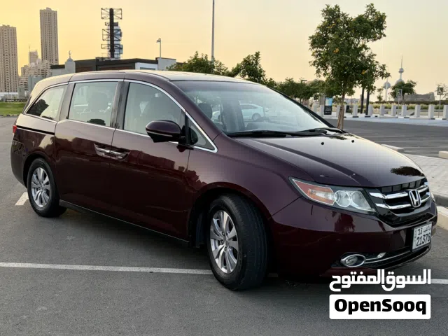 2015 Honda Odyssey EX-L Burgundy 8-Seater Minivan - GCC Specs, Used Condition