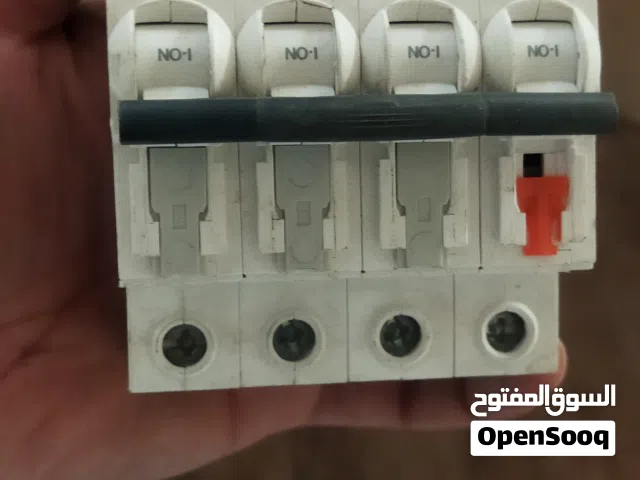 قواطع مفاتيح مفتاح عوازل