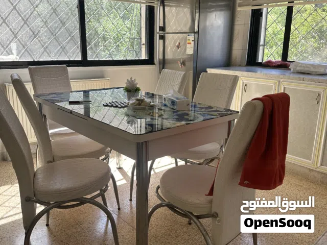 أثاث مطبخ كامل للبيع مع غسالة موجود تفاصيل في صور
