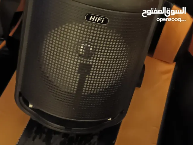 سماعات أغاني صوت قوي مافي أي مشاكل إلى القزاز التحت مكسور يركب به مايك و يوجد راديو