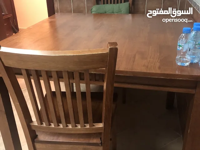 Dining table with 4chairs solid wood ,  طاولة طعام مع 4 كراسي من الخشب الطبيعي ، المقاس 120x120x 90
