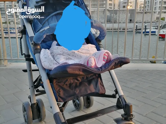 عربه اطفال لون مميز ينفع للجنسين