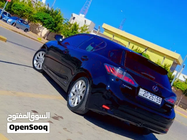 2011 لكزس CT CT 200
