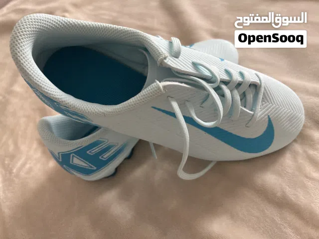 حذاء رياضي جديد nike
