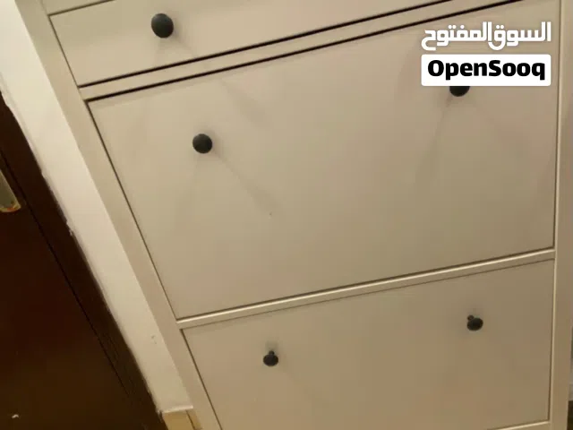 كبت احذيه من ايكيا بحاله جيده