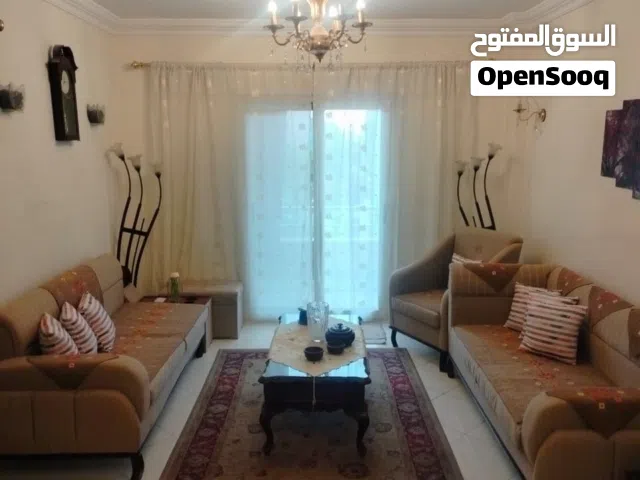 (كورنر) اتنين كنبه و فوتيه و coffee corner و بافه