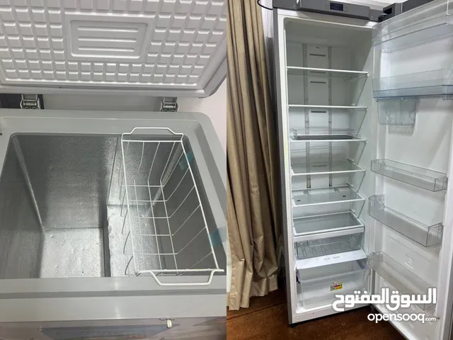 Freezer and fridge both 900very clean