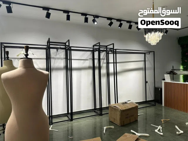 ديكور محل ملابس سهرات