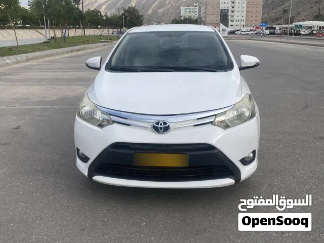 ياريس 2014 حاله وكاله بكامل
