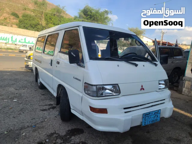 باص متسبوشي 14 راكب نظيف جدا وسعر مناسب جداً قوه واقتصاد