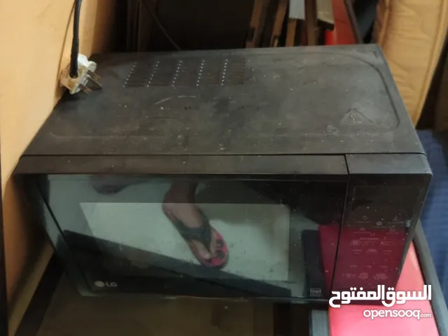 للبيع ميكرويف LG في الدمام اللون اسود