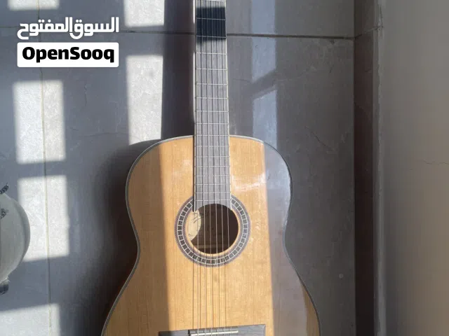قيتار كلاسيكي اصلي من شركة deviser موديل مشهور و معروف