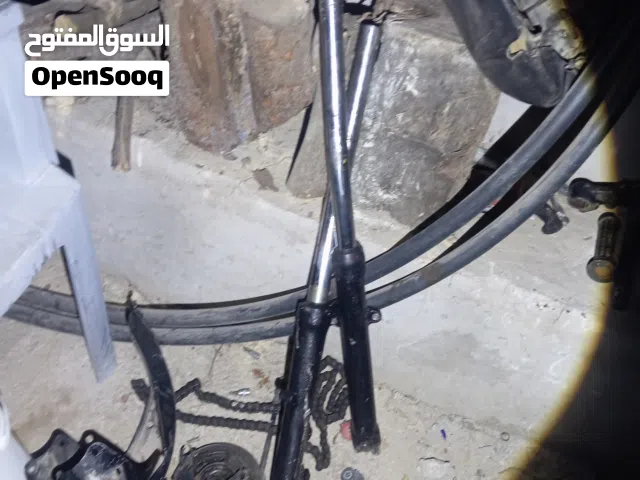 قطع دراجه بارت موجود شصيات ثنين  ماتور وكاله مع كامل اغراضه  كوشوك موجود  جنطات امامي خلفي  كلشي تب