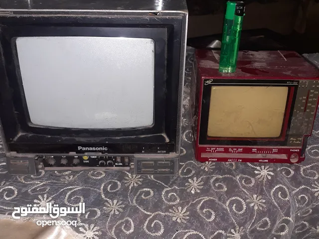 تلفزيون قديم ضي و بتارية سيارة  البيع الاثنين مع بعضهن