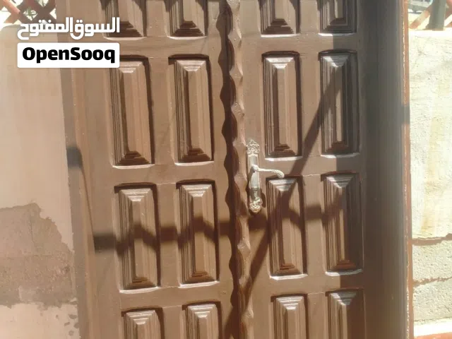 باب مع حلقو