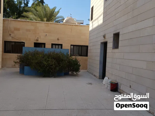 شقه دور كامل للإيجار بسلوي قطعه 3 شارع 6،دور اول علوي،تتكون من صاله كبيره فيها بلكون+ 4 غرف+ 4حمام