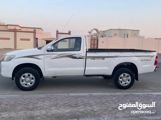 Toyota Hilux GL in Abu Dhabi