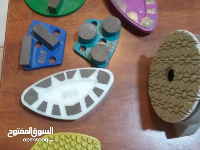 خدمات ارضيات اعتماديه للمنزل والحدائق العامه والشركات