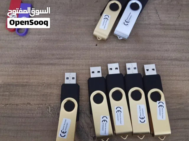 فلاشات عدد 9 5 14جيجا 2 60جيجت 2 30جيجا شغالات جدد ابيع شلع كلهن متوفر توصيل الي يريد قطعه ايضا